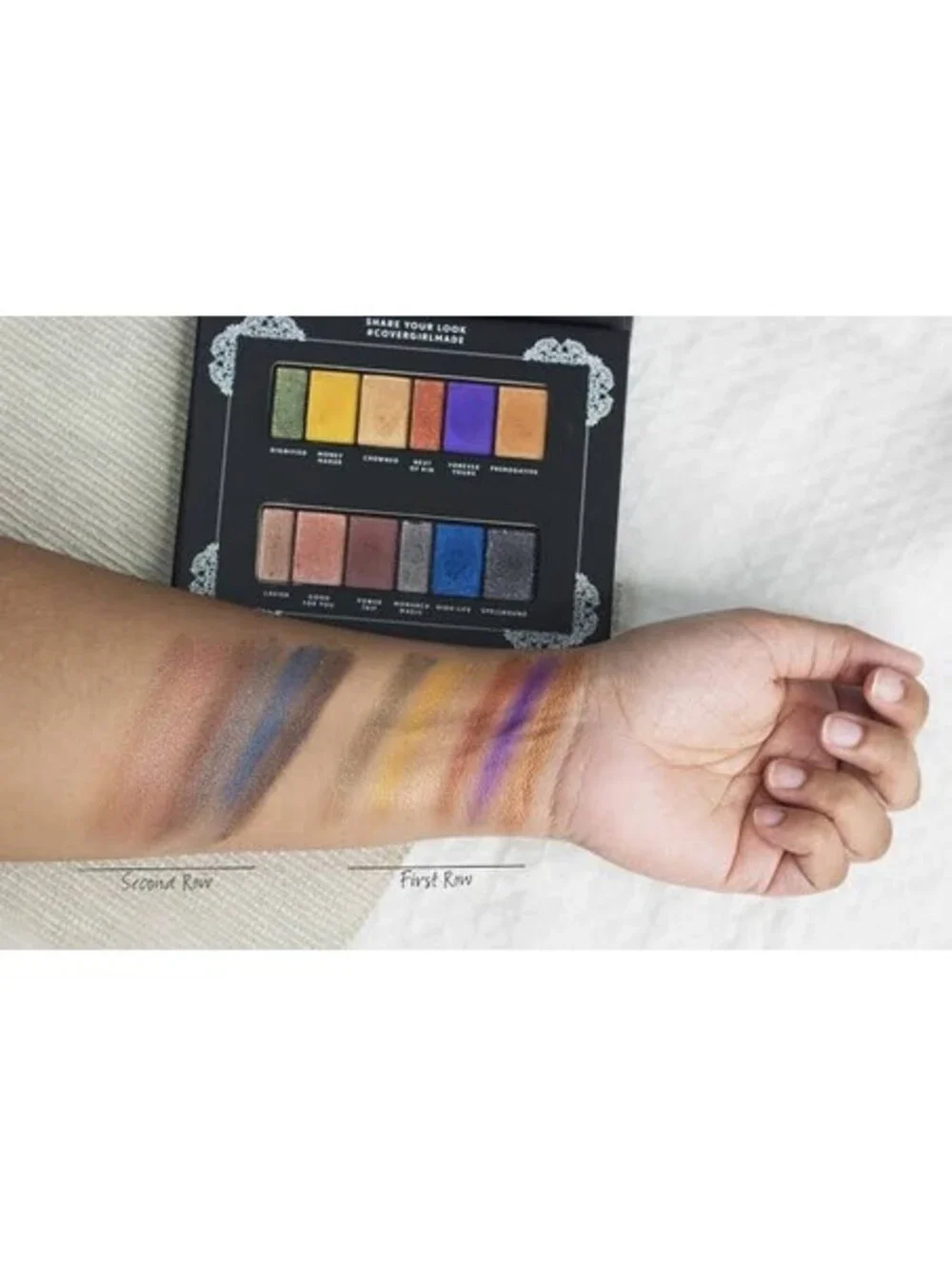 CoverGirl Reign Eyeshadow Palette - Opulent Golds and Regal Blues